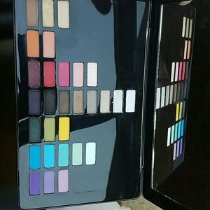 Mac Cosmetics x Jeremy Scott Eyeshadow palette